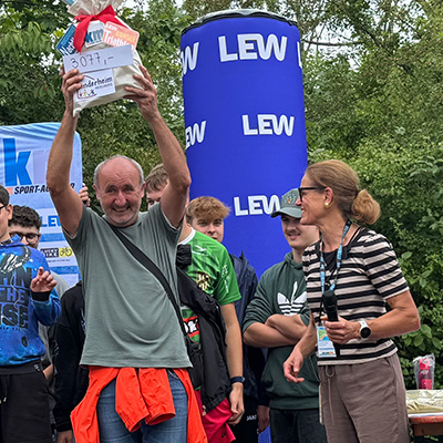 Spendenübergabe des LEW Kuhseetriathlon 2026 an das Kinderheim Friedberg